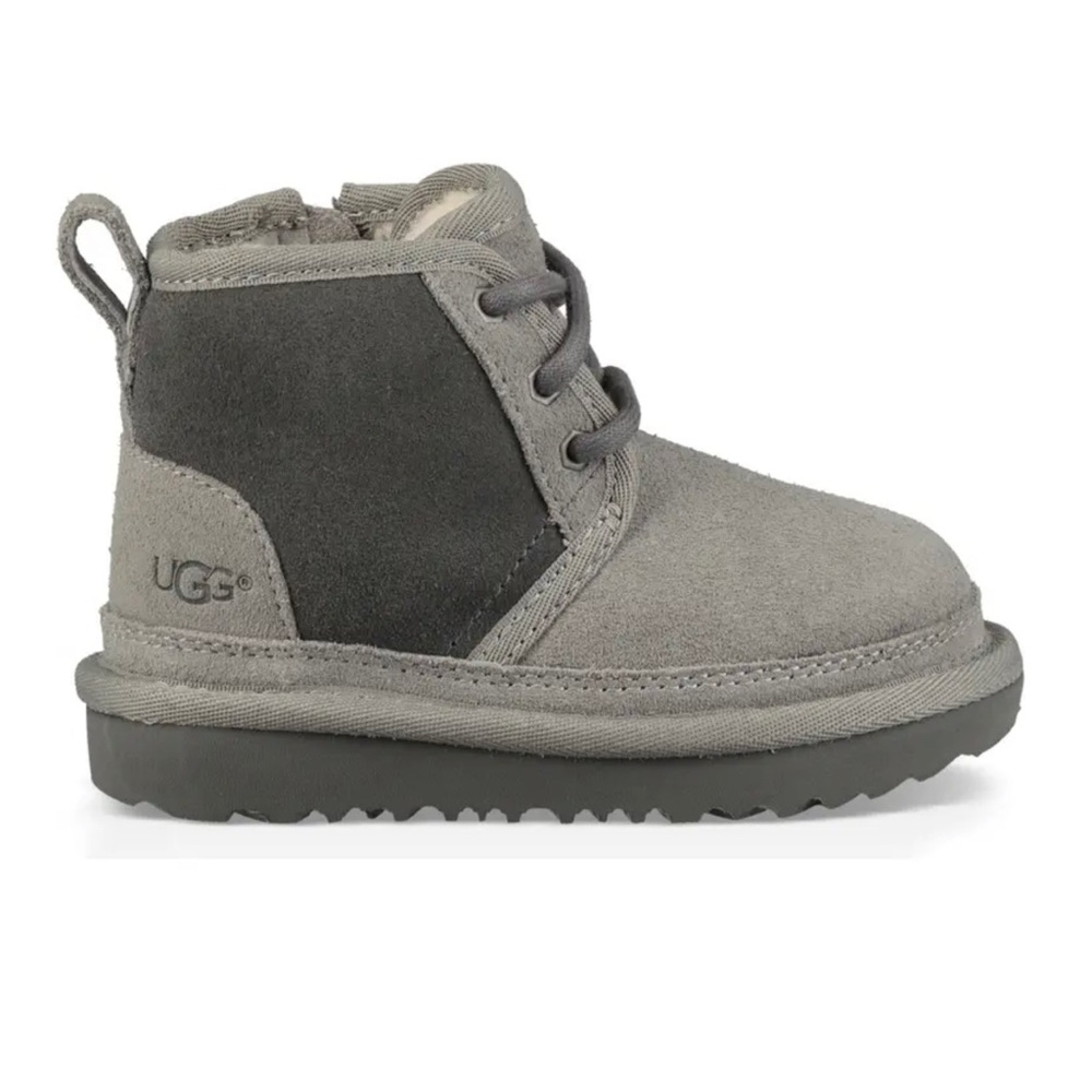 UGGS - Picture 3 of 16
